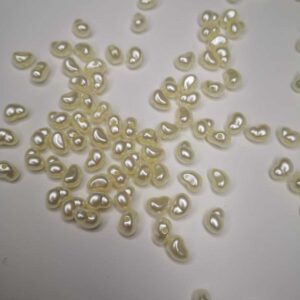 Yamuk Inci Krem Renkli Boncuklar 20 gr (103 ADET)