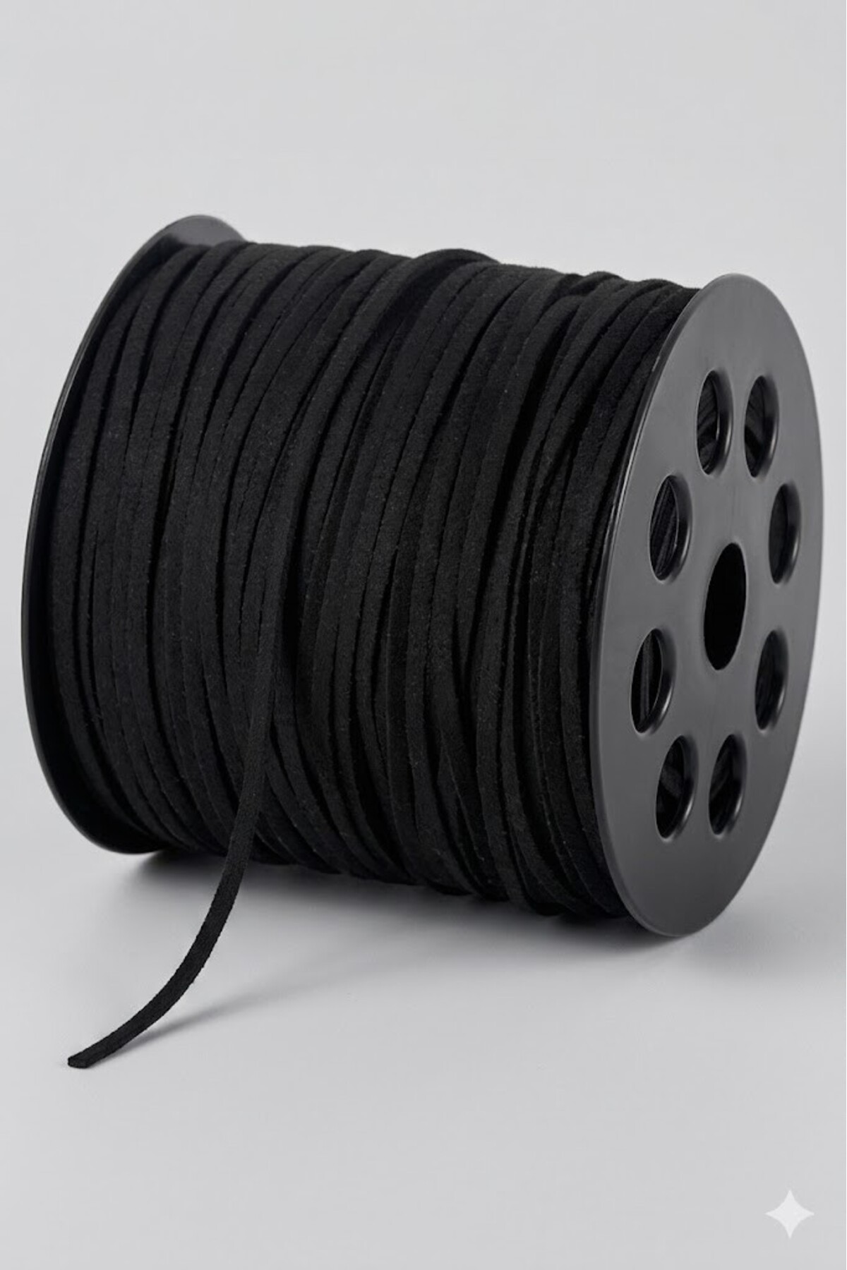 Zarif Tasarımların Vazgeçilmezi: 6 Mm Siyah Süet Ip (2 METRE) - Görsel 4